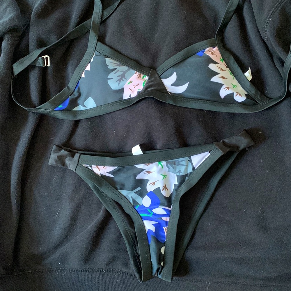 Black and flowered bikini - never worn!